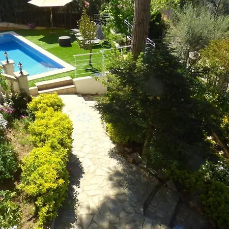Sleeps 4 Pool Wifi Вилла Льорет-де-Мар